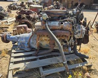 3524  V8 Engine with Transmission 