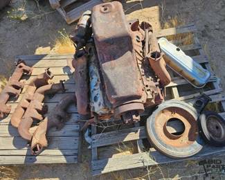 3810  GM V8 Engine with Exhaust Manifolds, Intake Manifold, and Valve Cover 