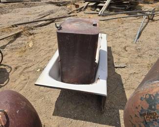 4242  Fuel Tank and Bath Tub 