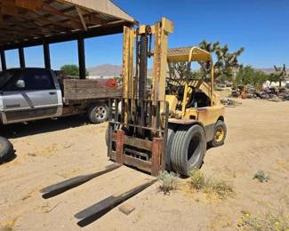 222  Hyster Challenger 80 Forklift 