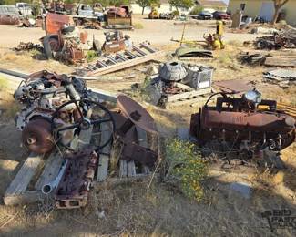 2562  2 Ford Engines and Parts 