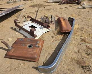 4228  Fuel Tanks, Bumper, Metal Basket, and Steel Tank Base 