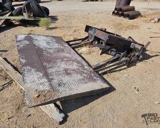 4220  Lift Gate 