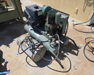 1046  Air Compressor and Air Tank 