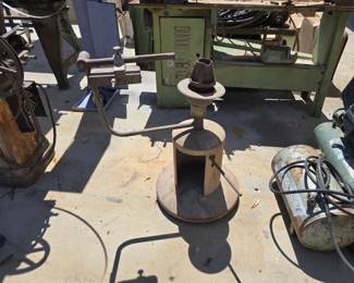 1048  Lincoln Wheel Balancer 