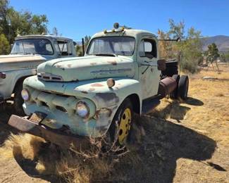 214  Ford F6 Work Truck 