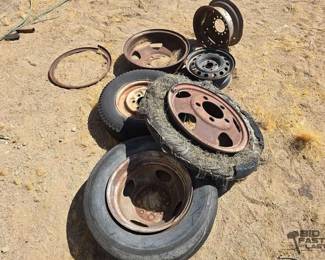 3102  6 Assorted Wheels and 1 Wheel Ring 