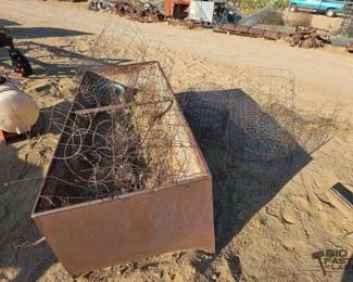 4103  Steel Planter with Trellises and Chicken Wire 