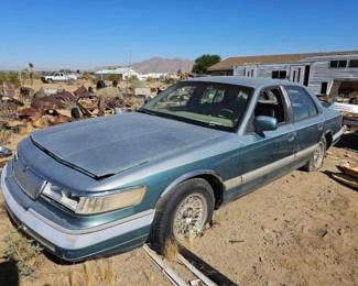 304  1993 Mercury Grand Marquis 