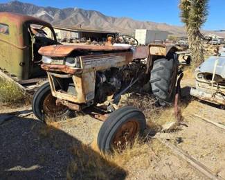 424  White Feild Boss 55 Tractor 