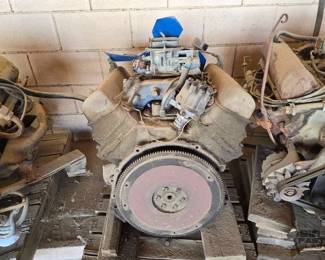 3532  Ford V8 Engine 