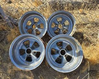 3064  4 Pyramid Inc 15 5Lug Wheels 