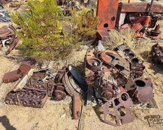 2256  V8 Ford Engine and Transmission Engine and Parts 