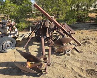 4124  Farm Disc Tractor Implement 