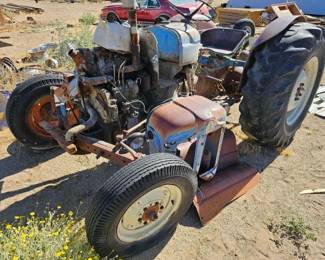 306  Ford Tractor 