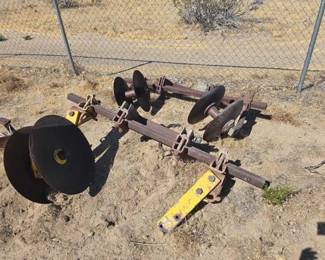518  2 Farm Disc Implements 