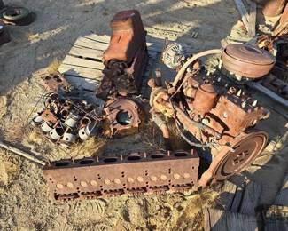 2520  2 Flat head Engines and Pistons 