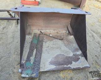4106  Tractor Bucket 