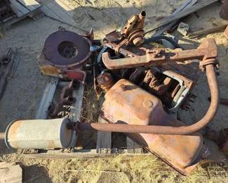 2524  Engine Block Oil Pan Exhaust Manifold and Parts 