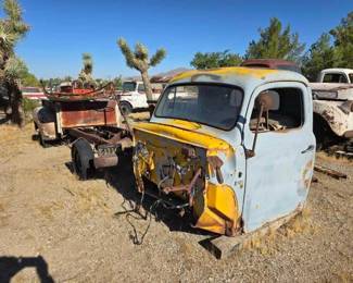 420  Ford F5 Cab and Chassis with Bed 