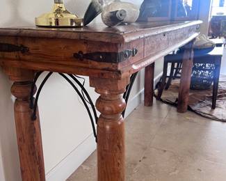 Beautiful side table-Rustic cool