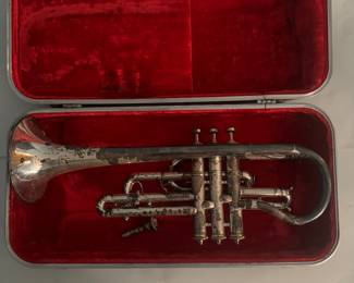 UW Trumpet in Gelb 'Vac-a-Bond" Chicago Case