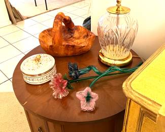 Mid Century send Table - Very cool Wood Basket 