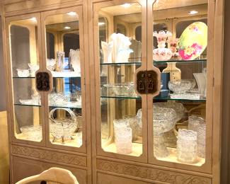 Henredon Mid Century Lacquer China Hutch 