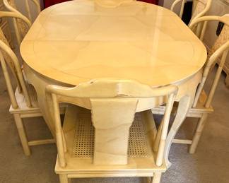 Henredon Mid Century Oriental Motif Lacquer Dining Room Table with 6 Chairs,  2 Leafs and Table Pads. 