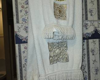 Lots of Pretty Bath Towels