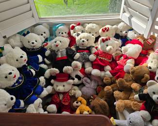 Collection of Teddy Bears - You can never have 2 Many - Alot of them are Christmas Collection 