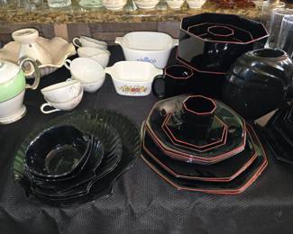 Few Corning Ware Bowls - Ebony Black Dish Set