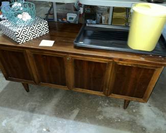 Vintage Mid-century modern chest