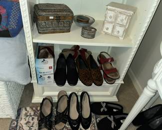 Ladies shoes