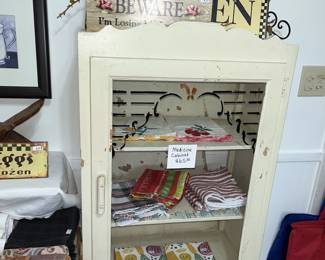 Vintage medicine cabninet
