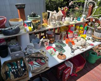 Gardening items & planters