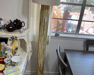 Porch pillar floor lamp