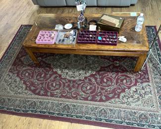 Oak coffee table and nice area rug