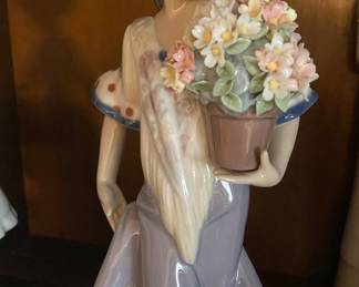 Lladro Flor Maria  Retired