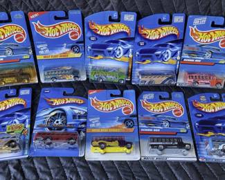 Hot Wheels Buses