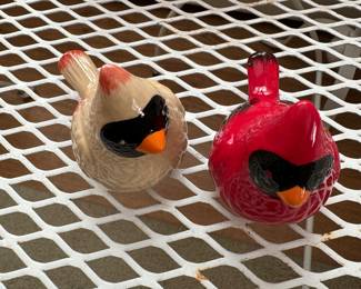 Cardinal salt and pepper 