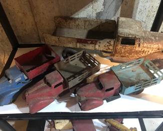 METAL TOY TRUCKS