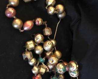 AS IS VINTAGE GARLAND