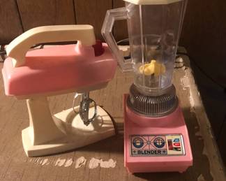 TOY KITCHEN APPLIANCES