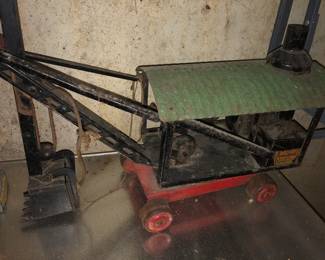 VINTAGE PRESSED STEEL STEAM SHOVEL
