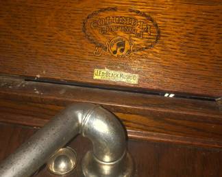 DETAIL OF RECORD PLAYER