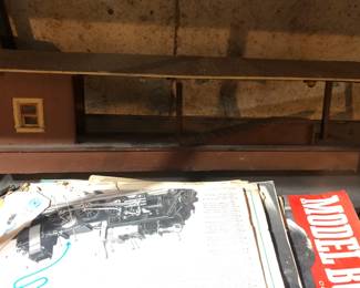 TRAIN BUILDING - WOOD