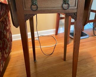 Oak End table with drop leaves
