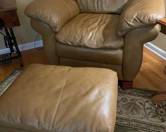 Lazy Boy  Oversized Chair and Ottaman
Leather 