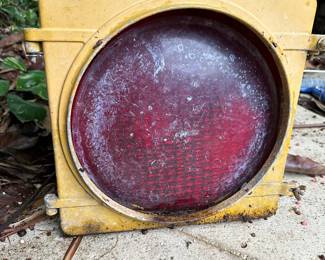 VINTAGE TRAFFIC LIGHT 